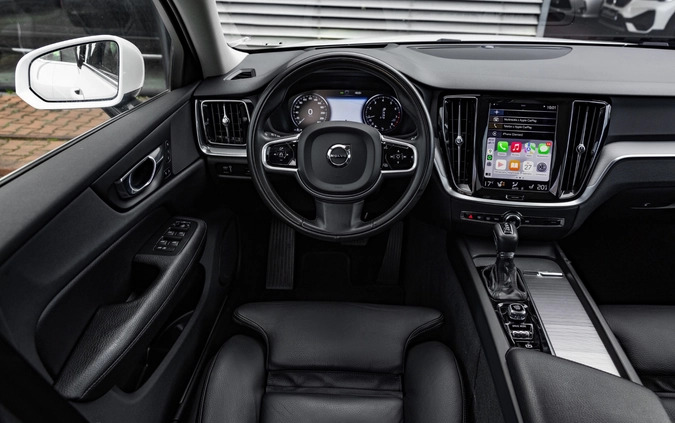 Volvo V60 cena 106900 przebieg: 162600, rok produkcji 2019 z Bobowa małe 781